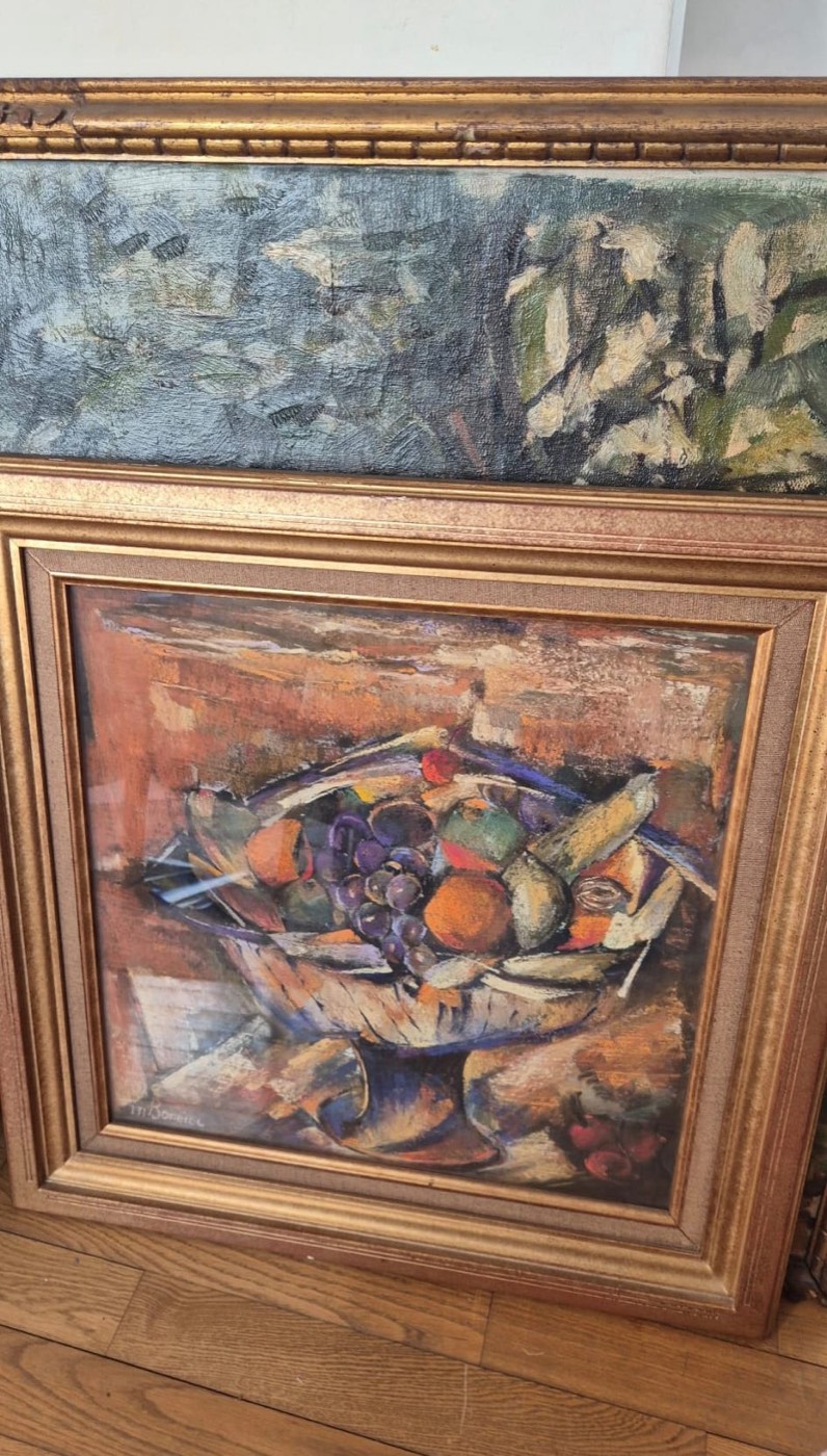 Tableau ancien, huile sur toile signée, nature morte au compotier de fruits dans un cadre doré.